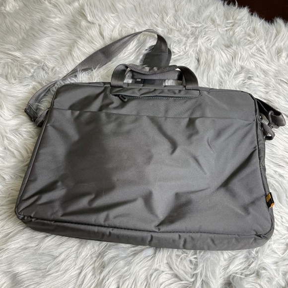 Case Logic Laptop Messenger Bag - Picture 2 of 7